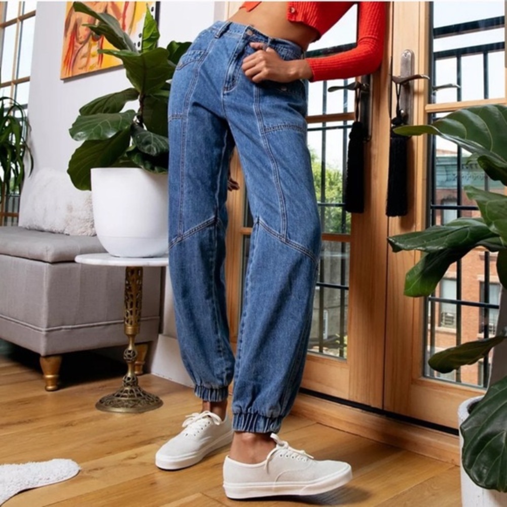 UO BDG High-Rise Jogger Jeans